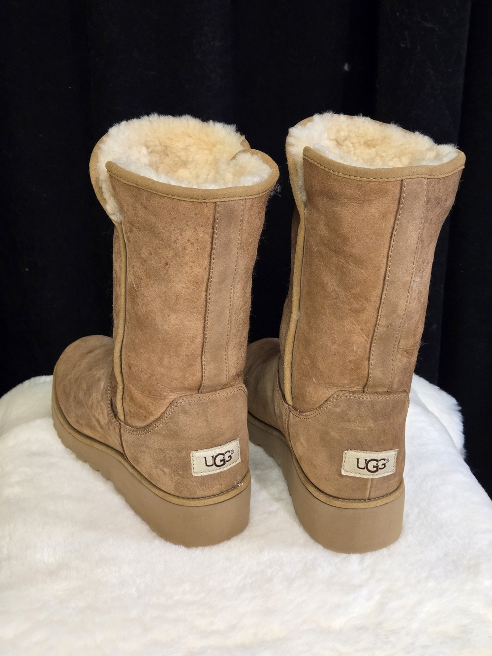 Title: UGG Mid Length Boots Size 8 — Genuine, Cleaned